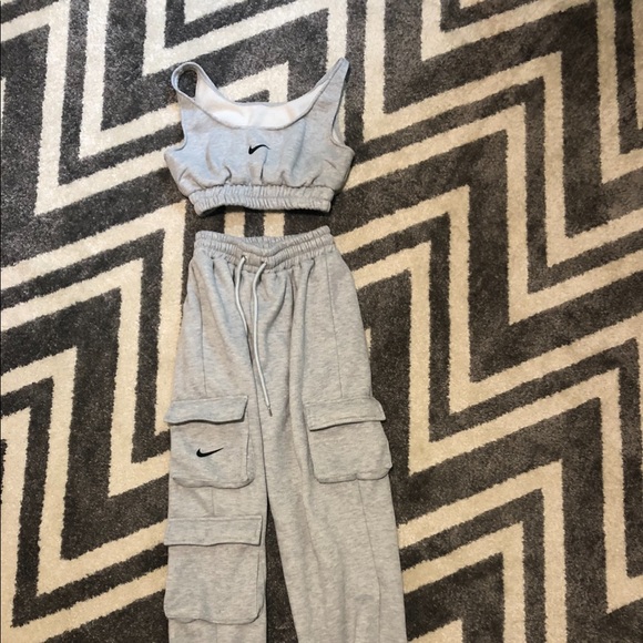 Nike Pants - Nike sweatsuit